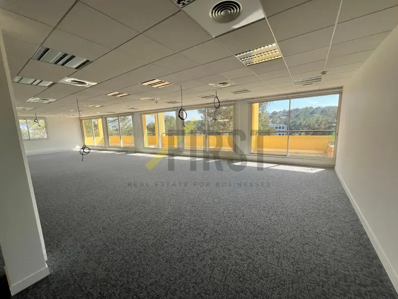 Bureau à louer - Valbonne (06560) - 342 m² - 4 987 €/mois
