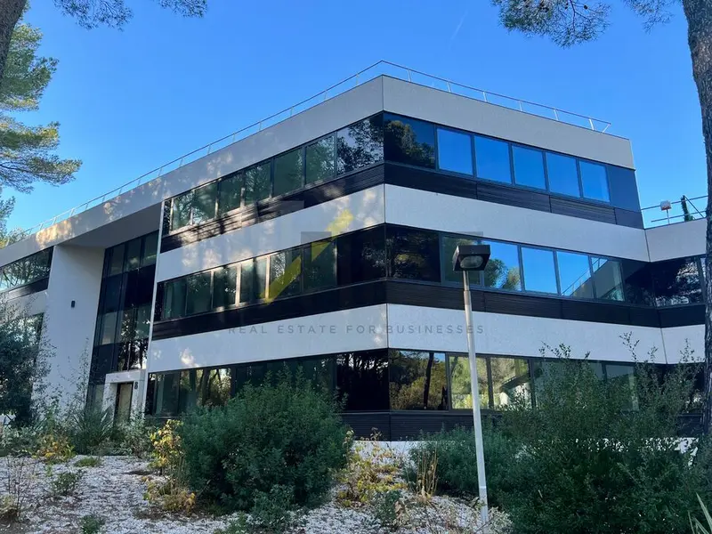Bureau à louer - Valbonne (06560) - 476 m² - 6 743 €/mois