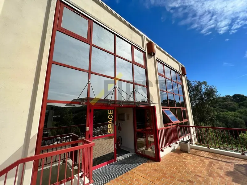 Bureau à louer - Vallauris (06220) - 107 m² - 1 114 €/mois