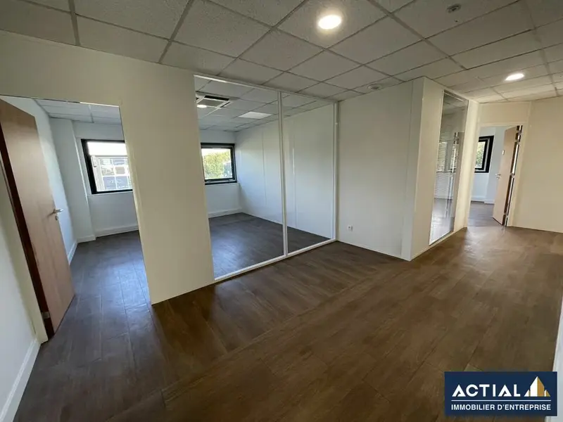 Bureau à louer - Nantes (44300) - 395 m² - 3 950 €/mois