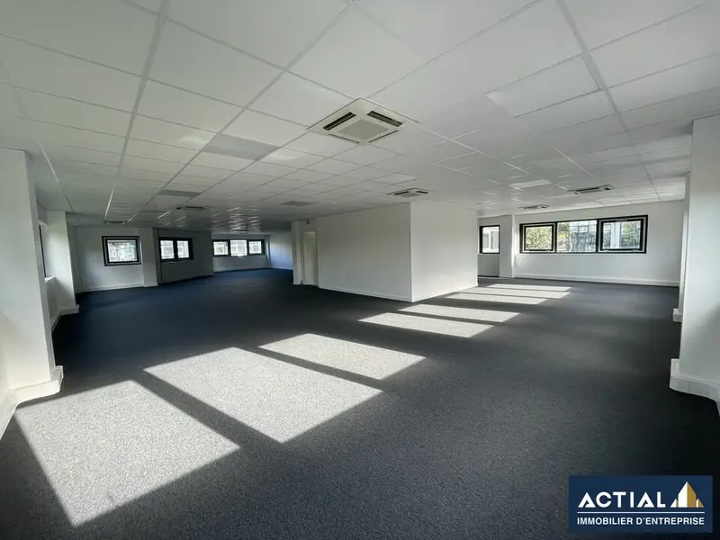 Bureau à louer - Nantes (44300) - 225 m² - 2 437 €/mois