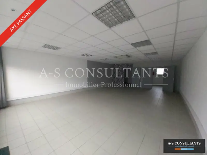A louer Local commercial  150m² Salaise-sur-Sanne