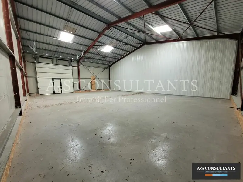 Entrepôt / Activité à louer - Grigny (69520) - 210 m² - 1 660 €/mois