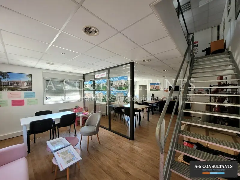 Bureau à louer - Chanas (38150) - 110 m² - 1 238 €/mois