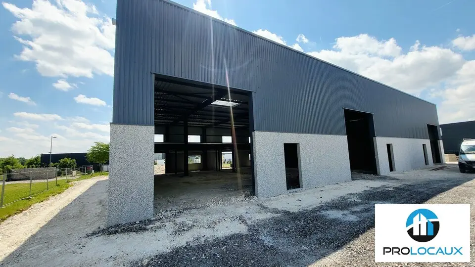 A louer Locaux d'activité 340m² Saint-Sauveur