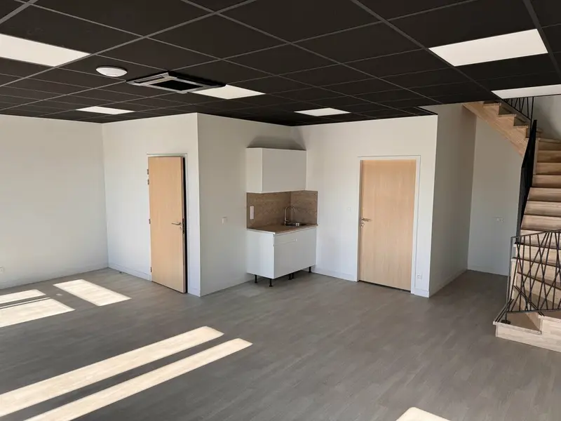 Entrepôt / Activité à louer - Beauvais (60000) - 263 m² - 2 541 €/mois