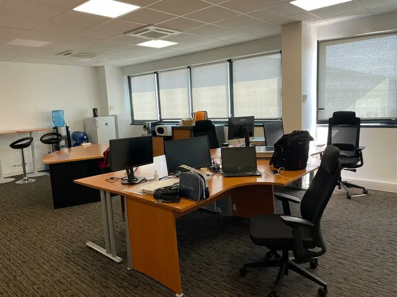 Bureau à louer - Meyzieu (69330) - 115 m² - 1 245 €/mois