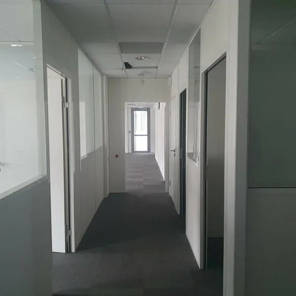 Bureau à louer - Grenoble (38000) - 441 m² - 5 145 €/mois