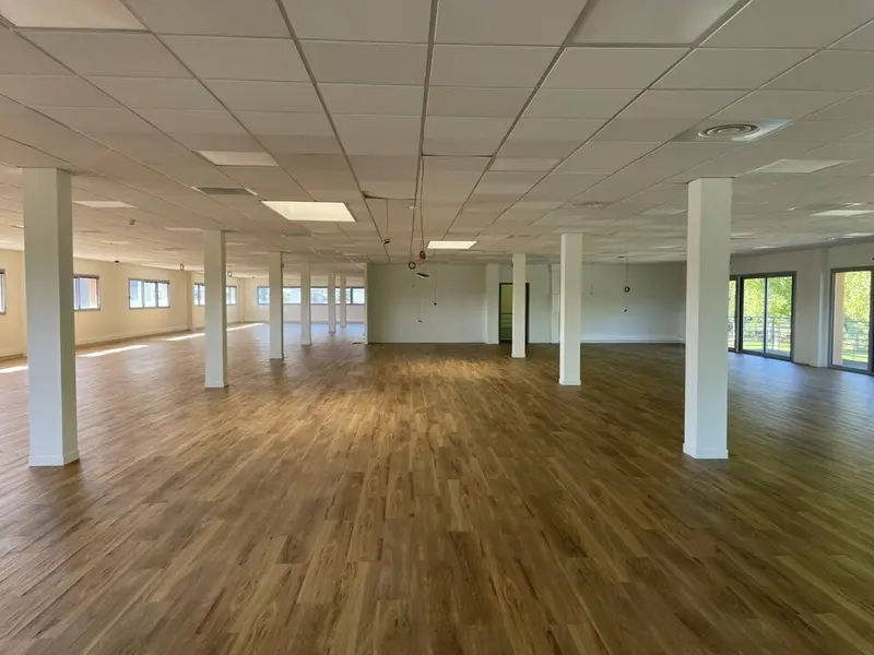 A louer Bureaux 1631.1m² Saint-Priest