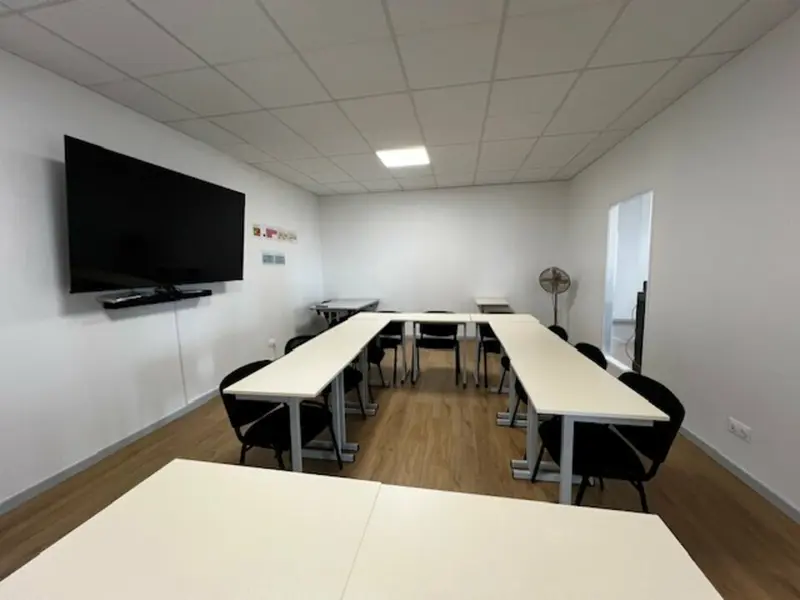 Bureau à louer - Allonne (60000) - 356 m² - 4 687 €/mois