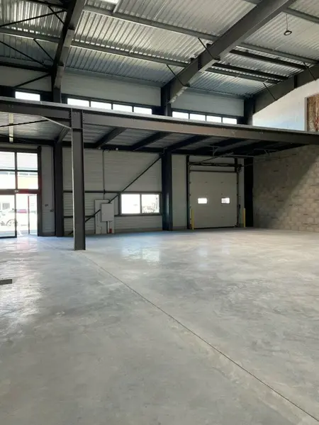 Entrepôt / Activité à louer - Dagneux (01120) - 571 m² - 4 583 €/mois