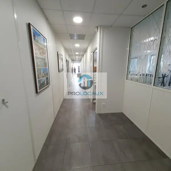 Bureau à louer - Grenoble (38000) - 877 m² - 10 231 €/mois