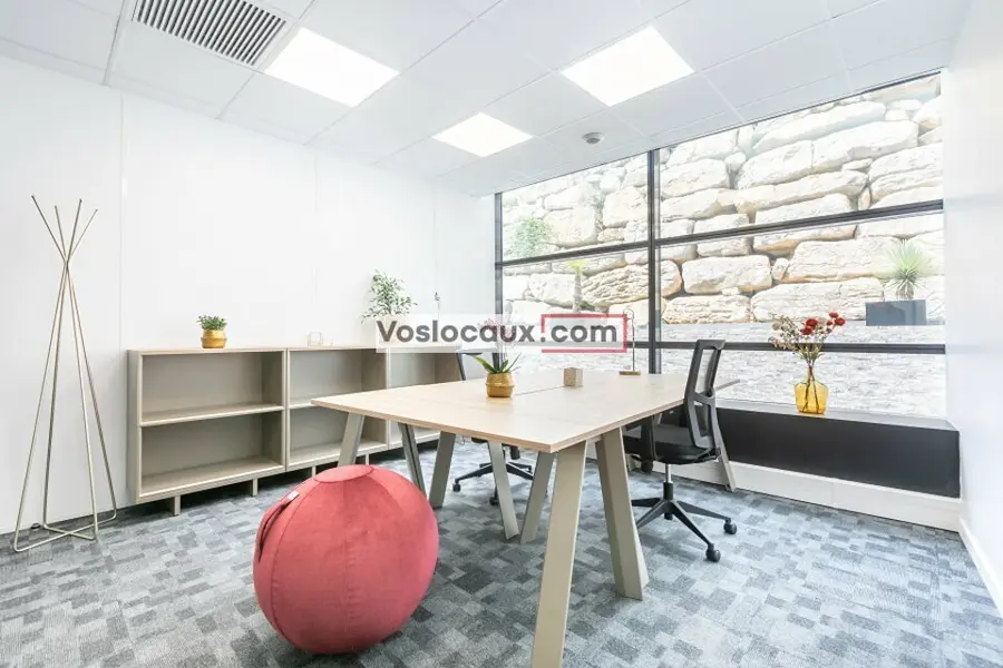 Bureau à louer - Valbonne (06560) - 1162 m² - 47 966 €/mois
