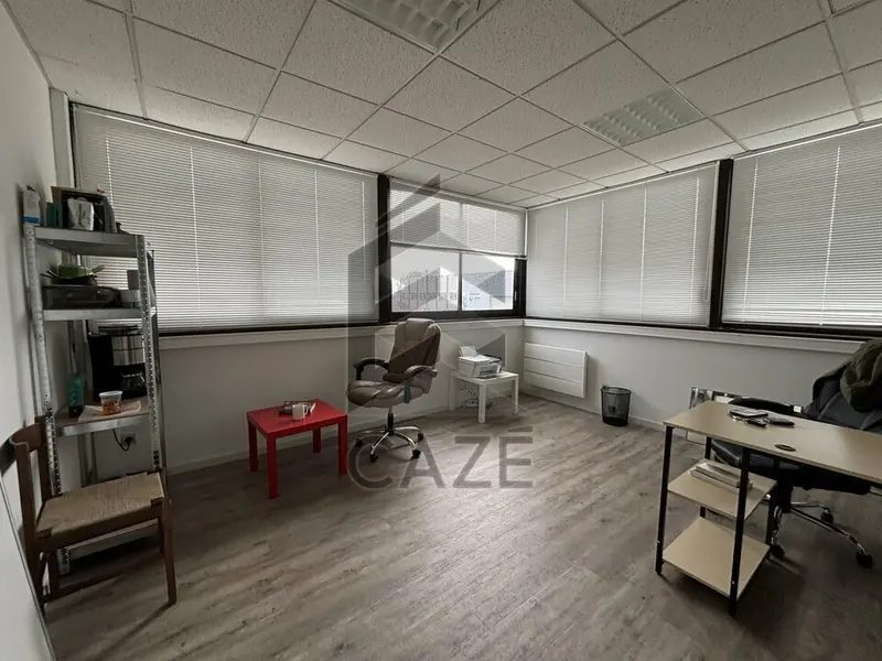 Bureau à louer - Mérignac (33700) - 64 m² - 640 €/mois