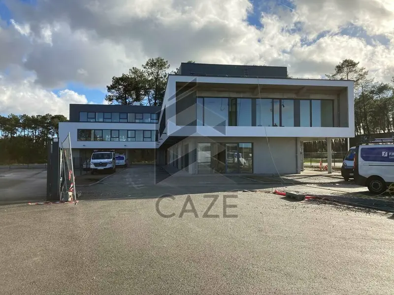 Bureau à vendre - Angoumé (40990) - 375 m²