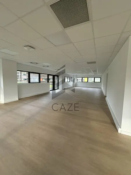 Bureau à louer - Mérignac (33700) - 1262 m² - 15 001 €/mois
