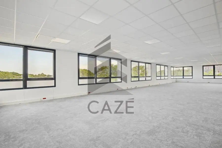 Bureau à louer - Mérignac (33700) - 493 m² - 5 340 €/mois