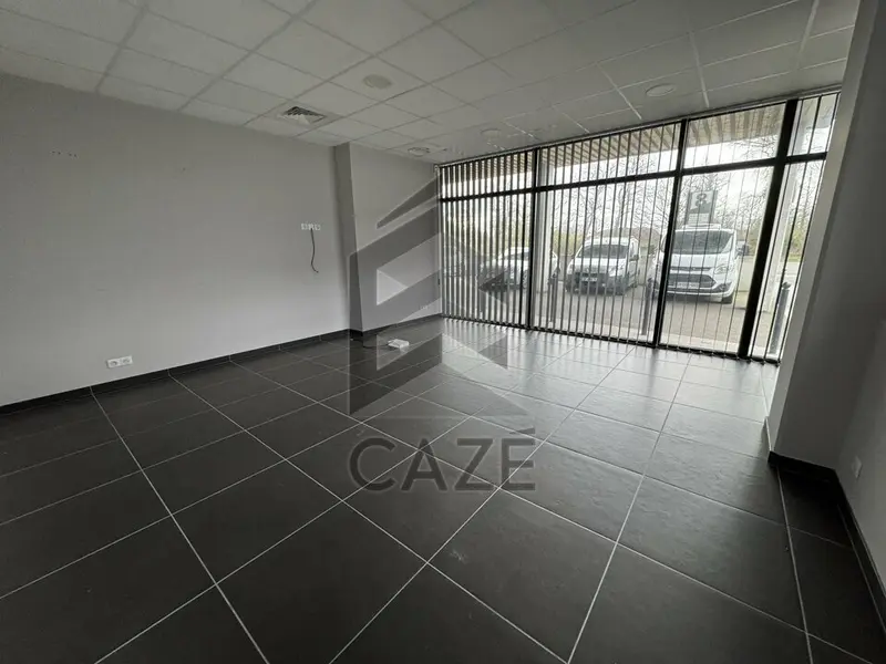 Bureau à louer - Mérignac (33700) - 1498 m² - 14 980 €/mois
