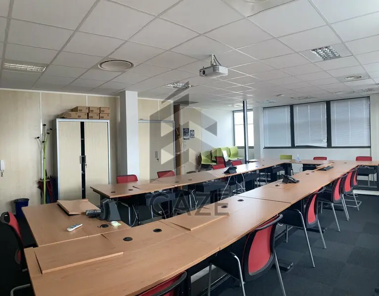Bureau à louer - Pessac (33600) - 1378 m² - 15 502 €/mois