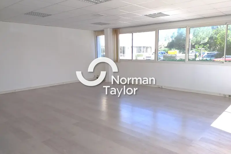 Bureau à louer - Baillargues (34670) - 351 m² - 3 948 €/mois