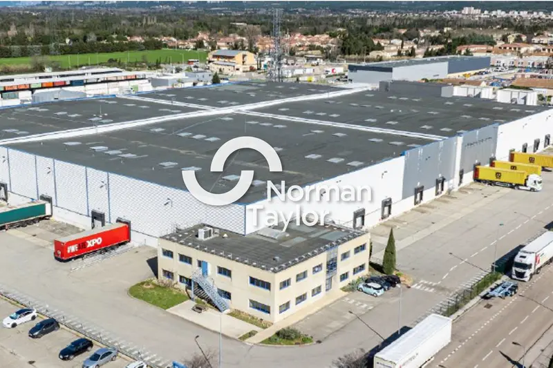 Entrepôt / Activité à louer - Salon-De-Provence (13300) - 20461 m² - 144 932 ...