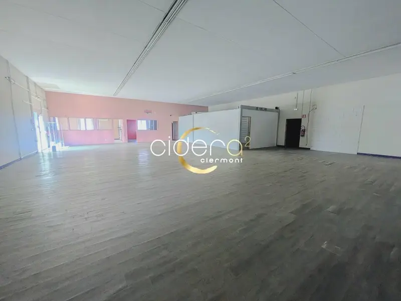 Local Commercial à louer - Cournon-D'Auvergne (63800) - 335 m² - 2 400 €/mois