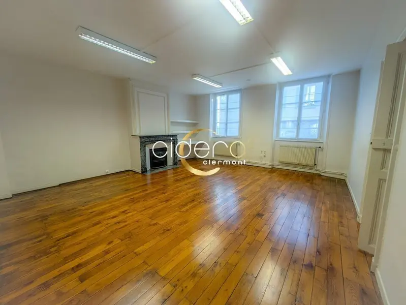 Bureau à louer - Riom (63200) - 100 m² - 1 140 €/mois