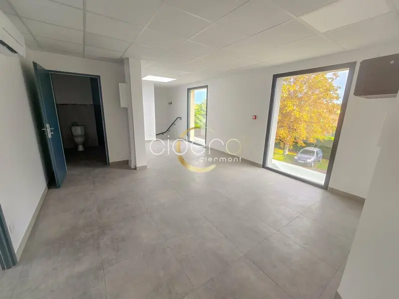 Bureau à louer - Cournon-D'Auvergne (63800) - 65 m² - 1 250 €/mois