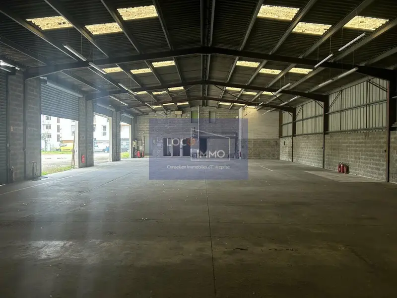 Entrepôt / Activité à louer - Cenon (33150) - 670 m² - 4 500 €/mois