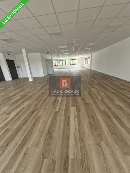 Bureau à louer - Éguilles (13510) - 909 m² - 983 €/mois