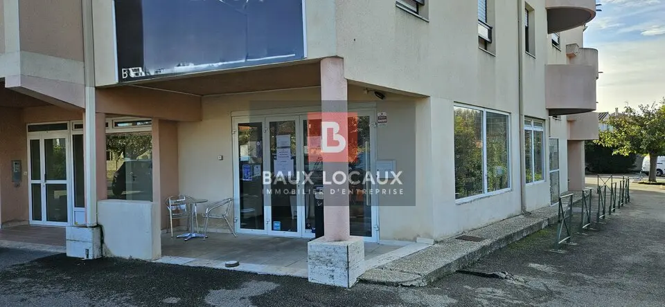 Local Commercial à louer - Carpentras (84200) - 120 m² - 1 400 €/mois