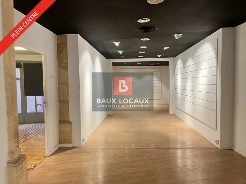 Local Commercial à louer - Arles (13200) - 115 m² - 2 500 €/mois