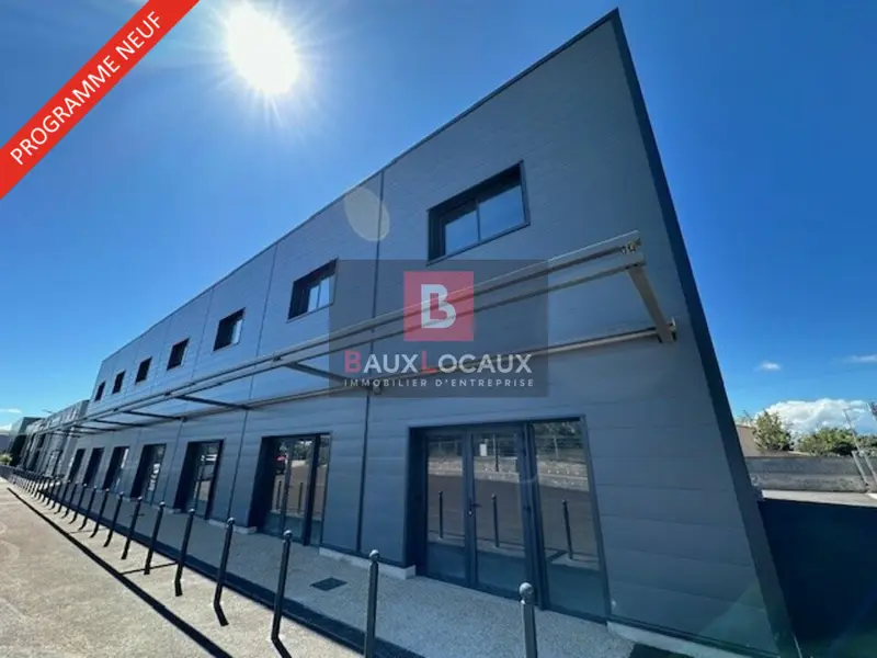 Bureau à louer - Vedène (84270) - 153 m² - 2 167 €/mois