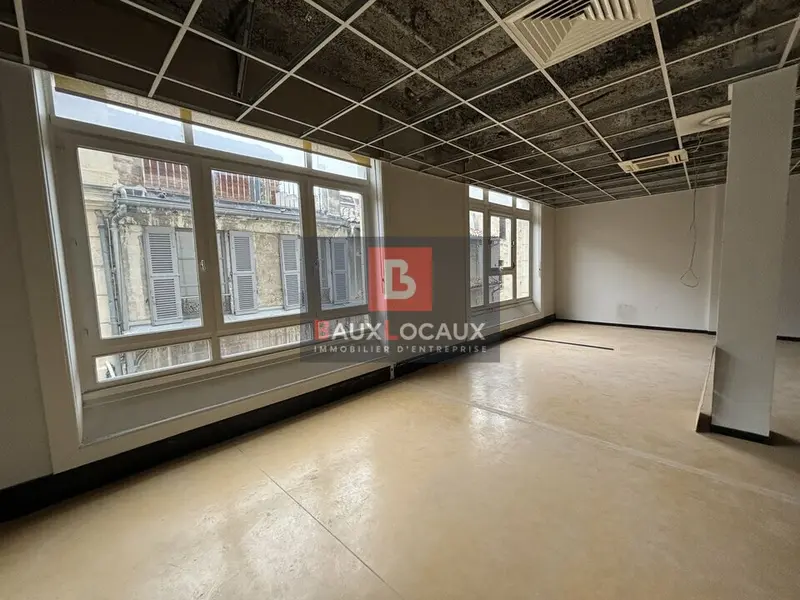 Bureau à vendre - Avignon (84000) - 254 m²