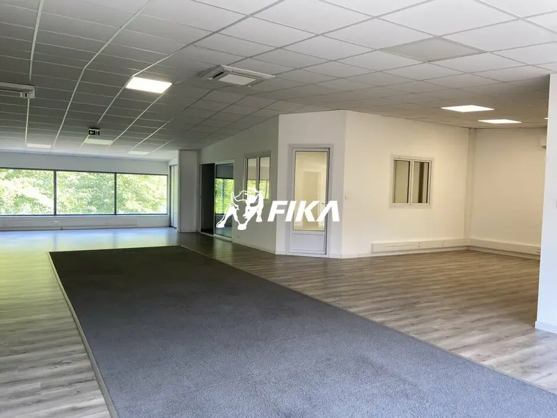 Bureau à louer - Muret (31600) - 212 m² - 1 678 €/mois