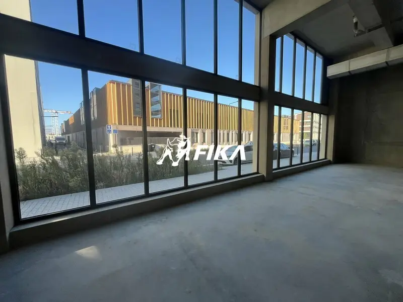 Entrepôt / Activité à vendre - (33100) - 2287 m²