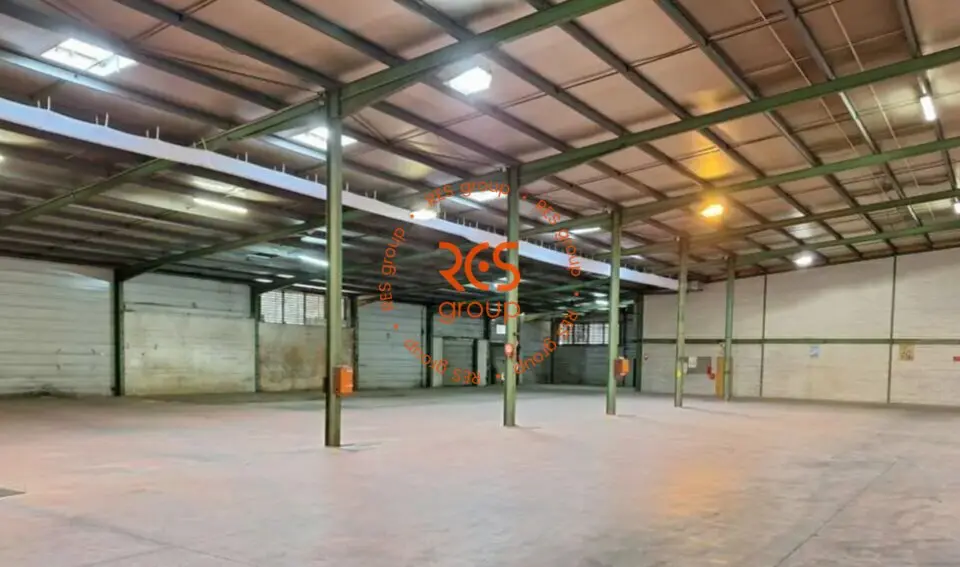 Entrepôt / Activité à louer - Podensac (33720) - 3400 m² - 11 300 €/mois