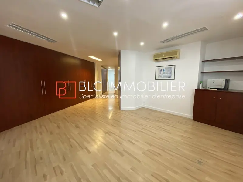 Bureau à louer - Marseille 08 (13008) - 105 m² - 1 450 €/mois