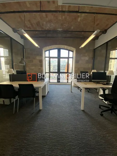 Bureau à louer - Marseille 02 (13002) - 143 m² - 2 100 €/mois