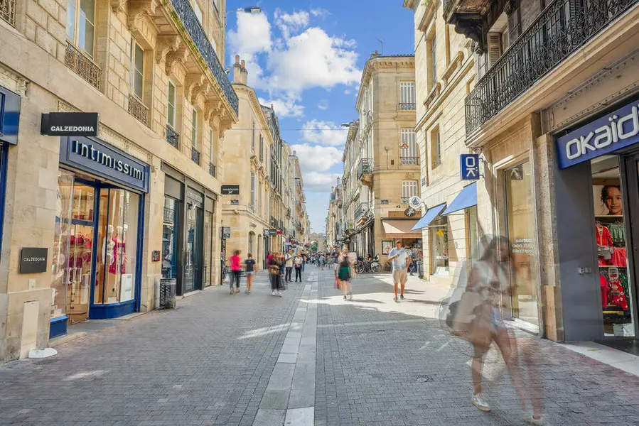 Local Commercial à louer - Bordeaux (33000) - 210 m² - 14 166 €/mois