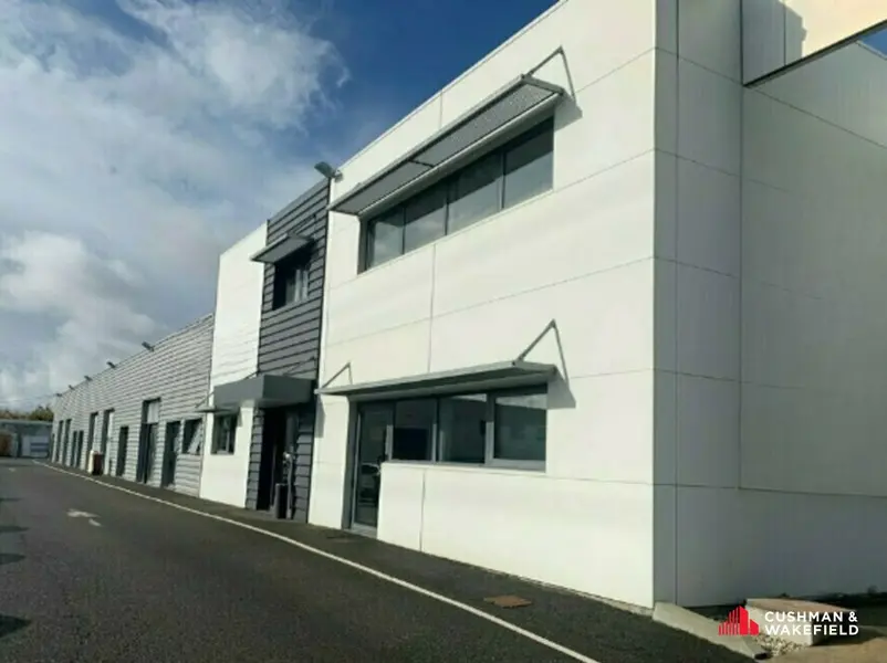 Entrepôt / Activité à louer - Eysines (33320) - 209 m² - 1 800 €/mois