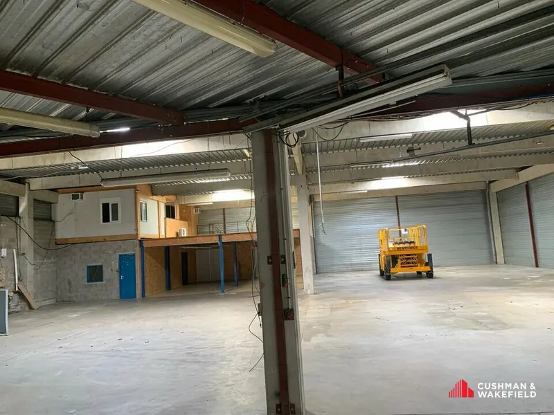 Entrepôt / Activité à louer - Eysines (33320) - 936 m² - 7 800 €/mois