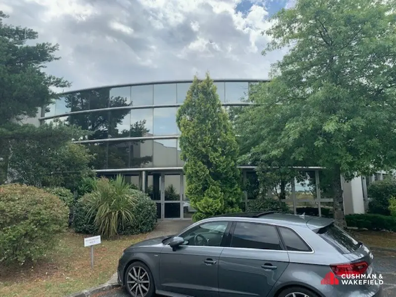 Bureau à louer - Mérignac (33700) - 127 m² - 1 270 €/mois