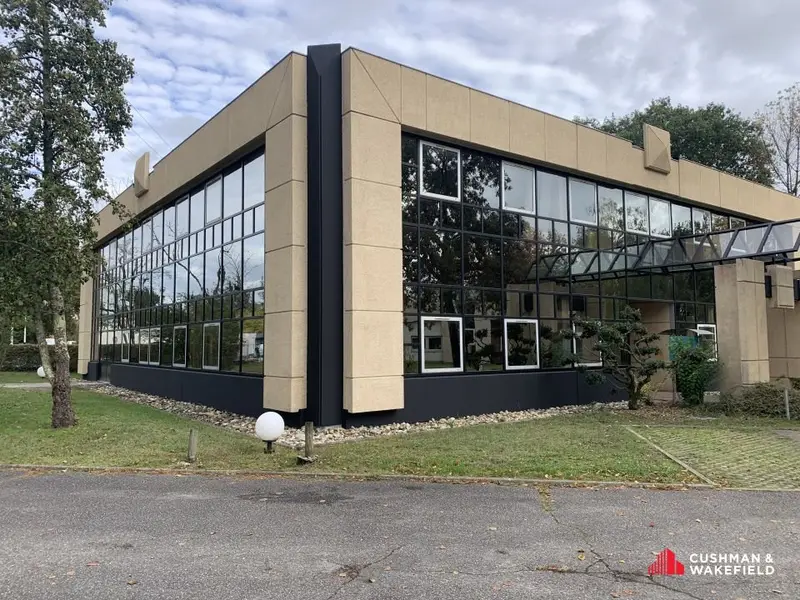 Bureau à louer - Pessac (33600) - 930 m² - 8 333 €/mois