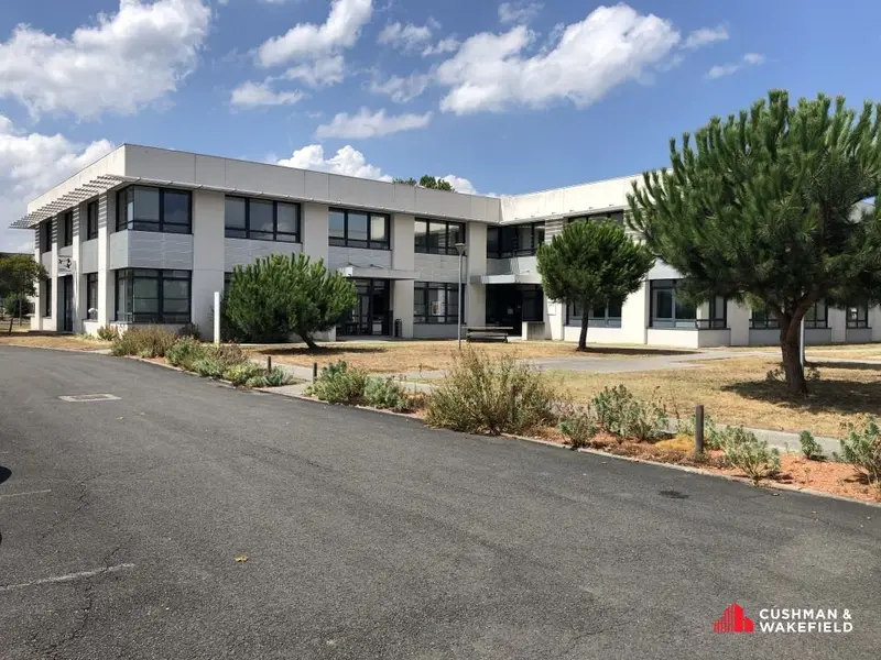 Bureau à louer - Mérignac (33700) - 646 m² - 7 536 €/mois