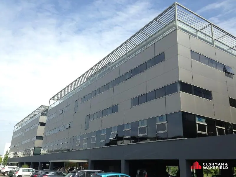 Bureau à louer - Bruges (33520) - 882 m² - 10 657 €/mois