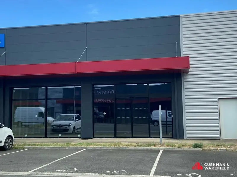 Local Commercial à louer - Libourne (33500) - 200 m² - 2 200 €/mois