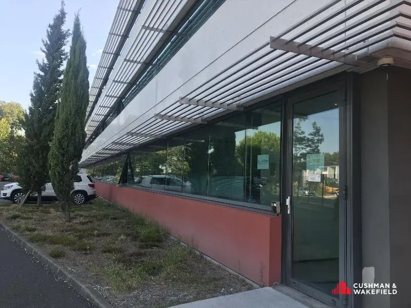 Bureau à louer - Bruges (33520) - 1383 m² - 15 882 €/mois