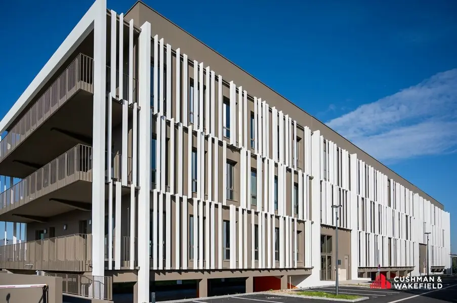 Bureau à louer - Bruges (33520) - 253 m² - 3 373 €/mois