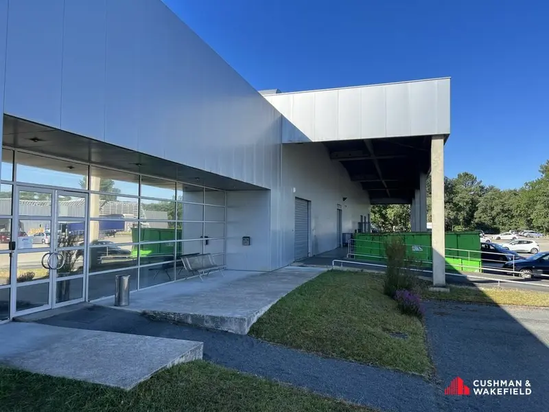 Entrepôt / Activité à louer - Cestas (33610) - 1300 m² - 9 583 €/mois